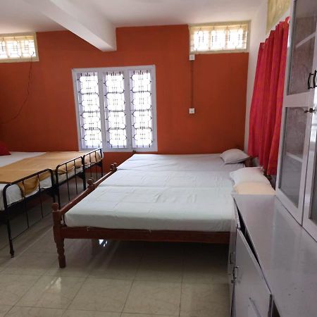 Hotel Prathiba Residency Kollam Esterno foto