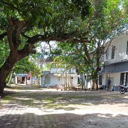 Hotel Prathiba Residency Kollam Esterno foto