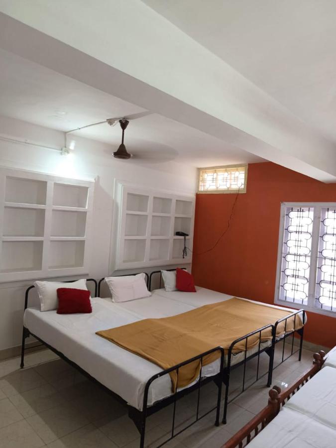 Hotel Prathiba Residency Kollam Esterno foto