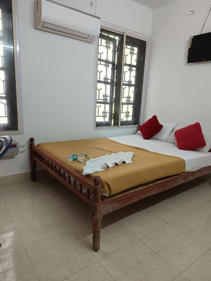 Hotel Prathiba Residency Kollam Esterno foto