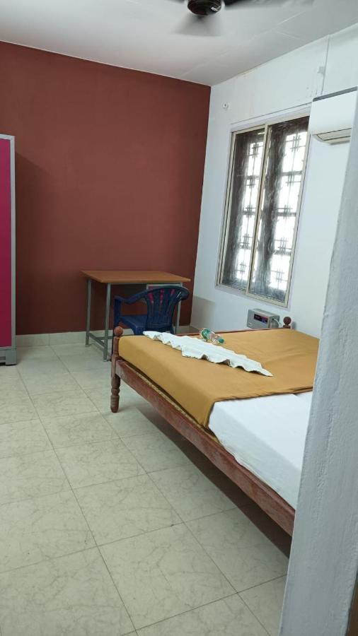 Hotel Prathiba Residency Kollam Esterno foto